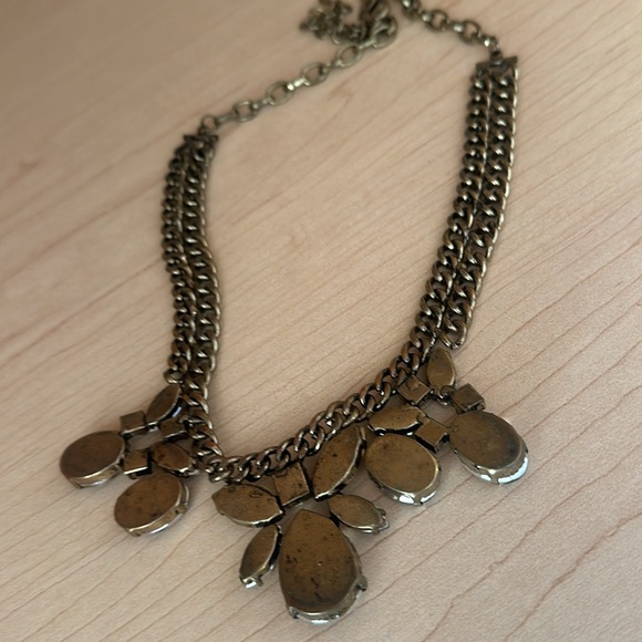 Gold, Jeweled Necklace with adjustable chain. - Picture 5 of 5